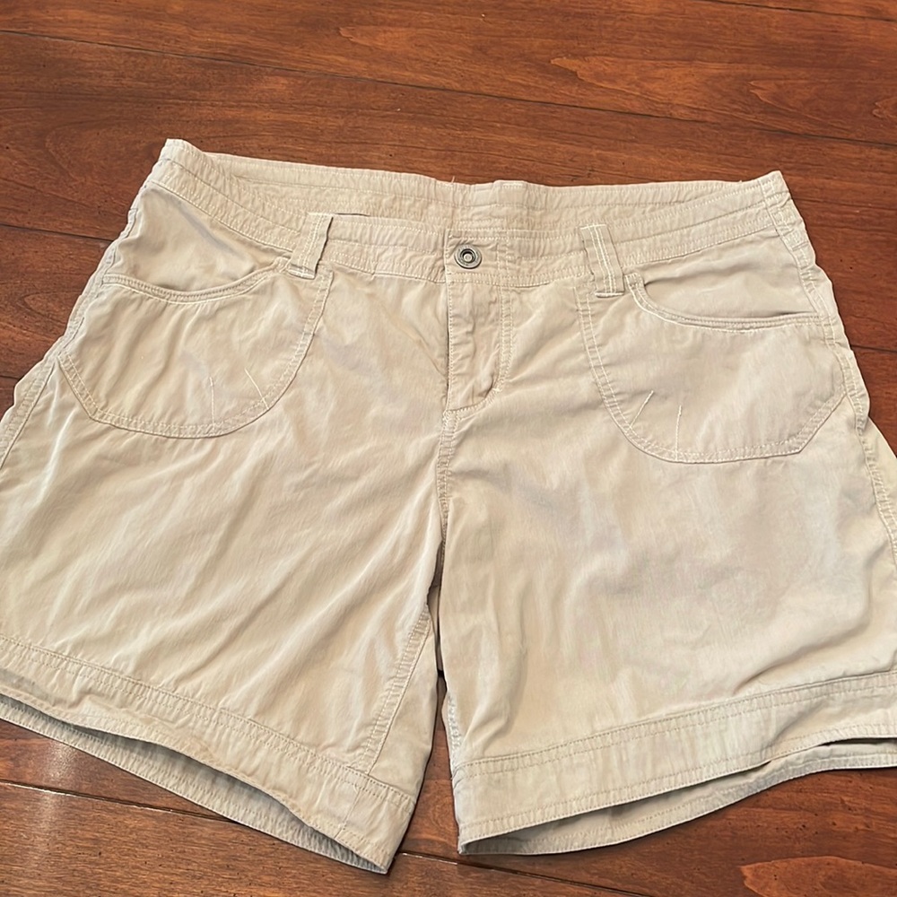 Khaki Kuhl hiking/outdoor shorts size 14